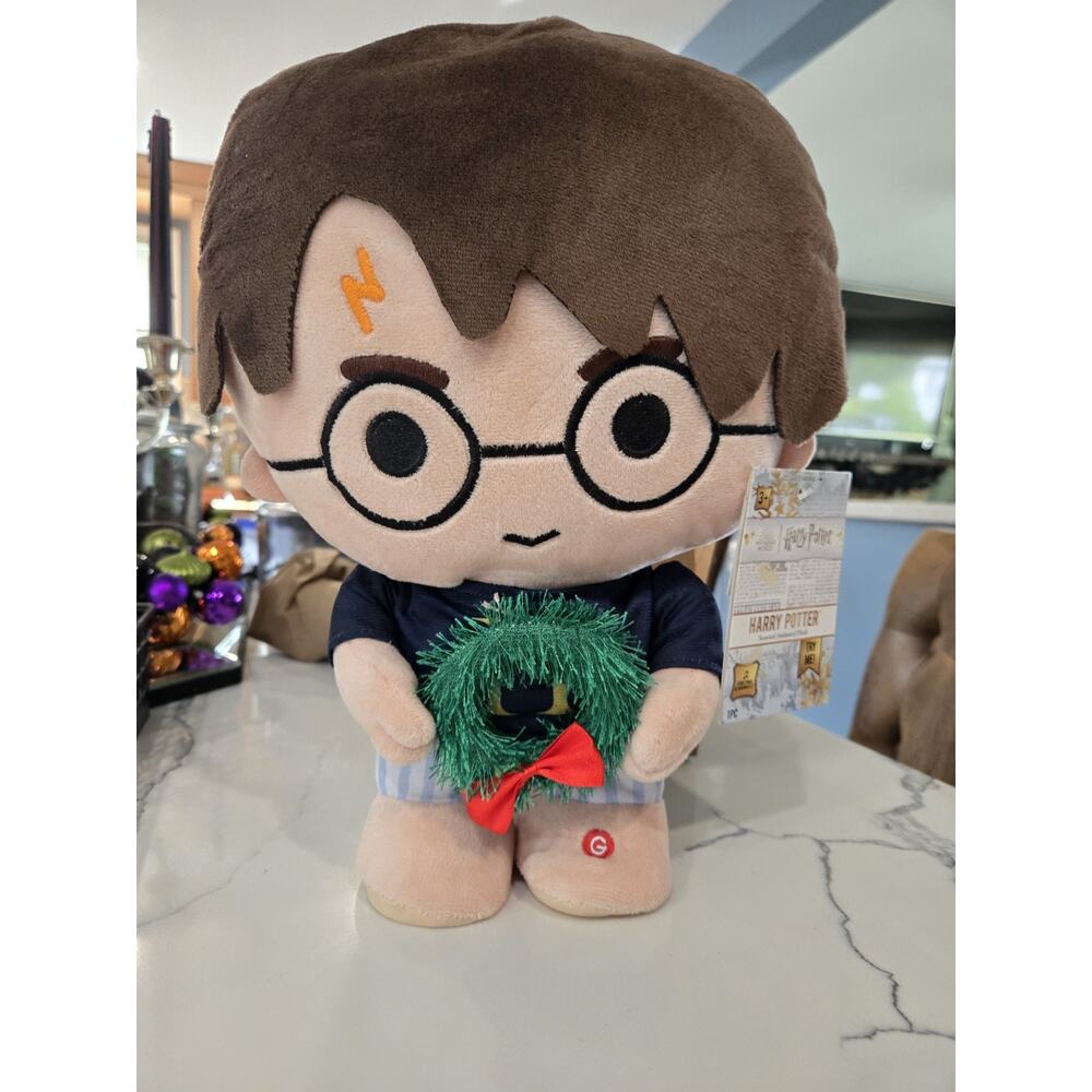 HARRY POTTER Animated Plush Musical Dancing Harry w/ Christmas Wreath - NWT